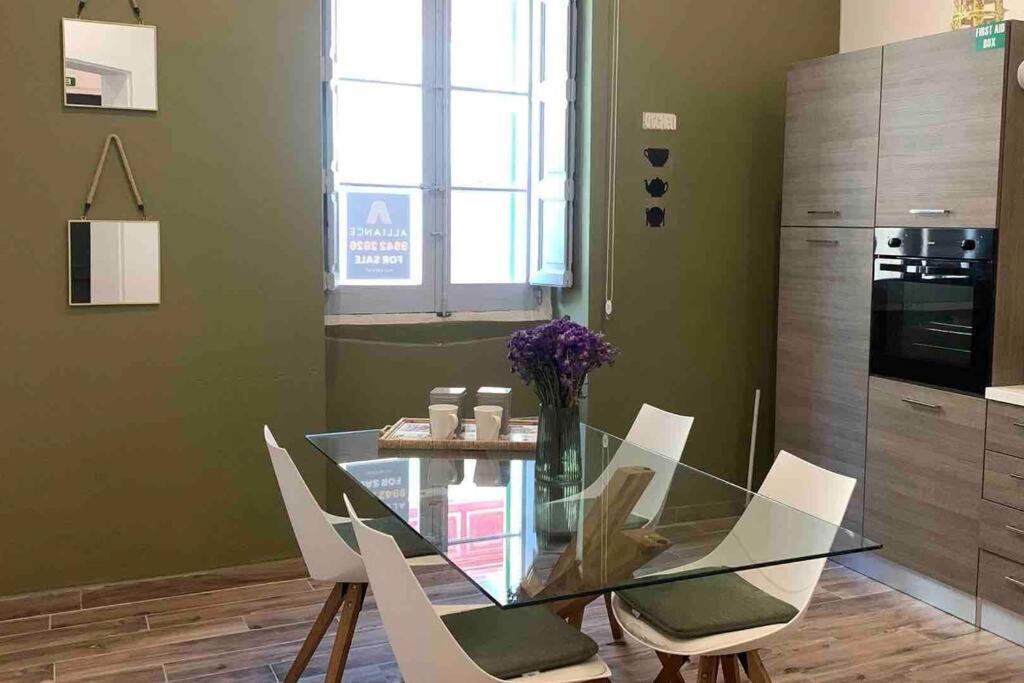 Sliema - 2 Mins From The Beach Apartment ภายนอก รูปภาพ