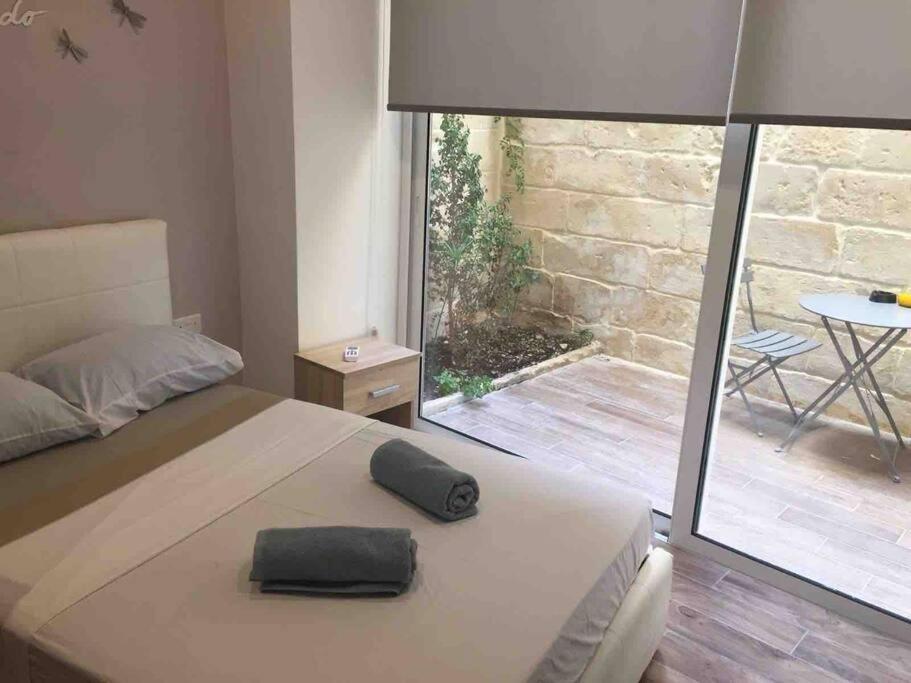 Sliema - 2 Mins From The Beach Apartment ภายนอก รูปภาพ